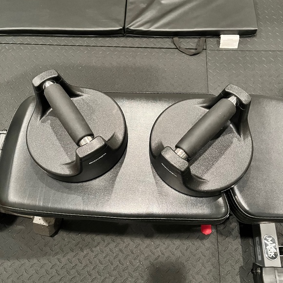 Rotating perfect pushup - Picture 2 of 2